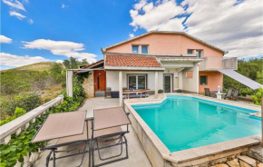 Amazing apartment in Labin with Outdoor swimming pool, WiFi and 4 Bedrooms